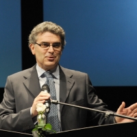 Foto Nicoloro G. 2010/07/08 Milano Al Teatro Dal Verme Undicesima edizione di " La Milanesiana ", che ha per tema " Il paradosso ". Prima serata della rassegna di musica e letteratura. nella foto Umberto Maerna