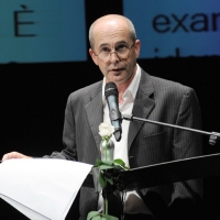 Foto Nicoloro G. 2010/07/08 Milano Al Teatro Dal Verme Undicesima edizione di " La Milanesiana ", che ha per tema " Il paradosso ". Prima serata della rassegna di musica e letteratura. nella foto Don Winslow