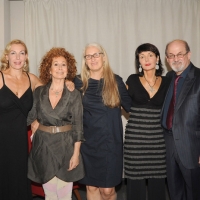 Foto Nicoloro G. 2010/07/10 Milano Al Teatro Dal Verme Undicesima edizione di " La Milanesiana ", che ha per tema " Il paradosso ". Terza serata della rassegna di musica e letteratura. nella foto Ute Lemper – Renata Ranieri – Jane Campion – Elisabetta Sgarbi – Salman Rushdie