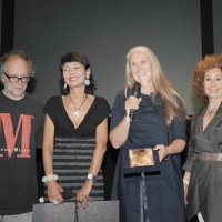 Foto Nicoloro G. 2010/07/10 Milano Al Teatro Dal Verme Undicesima edizione di " La Milanesiana ", che ha per tema " Il paradosso ". Terza serata della rassegna di musica e letteratura. nella foto Enrico Ghezzi – Elisabetta Sgarbi – Jane Campion – Renata Ranieri