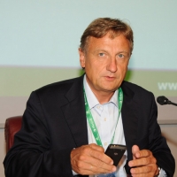 Foto Nicoloro G.  22/08/2010 Rimini, Giornata di apertura della trentunesima edizione del Meeting di Rimini dal titolo \" Quella natura che ci spinge a desiderare cose grandi e\' il cuore \". nella foto Bernhard Scholz