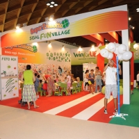 Foto Nicoloro G.  22/08/2010 Rimini, Giornata di apertura della trentunesima edizione del Meeting di Rimini dal titolo " Quella natura che ci spinge a desiderare cose grandi e' il cuore ". nella foto Uno stand