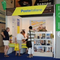 Foto Nicoloro G.  22/08/2010 Rimini, Giornata di apertura della trentunesima edizione del Meeting di Rimini dal titolo " Quella natura che ci spinge a desiderare cose grandi e' il cuore ". nella foto Uno stand