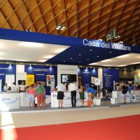 Foto Nicoloro G.  22/08/2010 Rimini, Giornata di apertura della trentunesima edizione del Meeting di Rimini dal titolo " Quella natura che ci spinge a desiderare cose grandi e' il cuore ". nella foto Uno stand