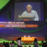 Foto Nicoloro G.  25/08/2010 Rimini, Quarta giornata della trentunesima edizione del Meeting di Rimini dal titolo " Quella natura che ci spinge a desiderare cose grandi e' il cuore ". nella foto Sul grande schermo l'intervento di Paolo Scaroni