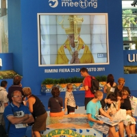 Foto Nicoloro G. 21/08/2011 Rimini Edizione 2011 del Meeting di Rimini che ha per titolo " E l' esistenza diventa una immensa certezza ".  nella foto  Diretta video della messa di Benedetto XVI dalla Spagna