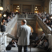Foto Nicoloro G. 08/10/2011 Bologna Undicesima edizione della manifestazione ” Ad alta voce. Voci che leggono citta’ che ascoltano ” che quest’ anno si unisce alle celebrazioni per i 150 anni dell’ Unita’ d’Italia e quindi raccontera’ il nostro Paese con i suoi sentimenti e ricordi e speranze per il futuro. Dopo Venezia la manifestazione approda a Bologna aprendo al pubblico, con le sue lettura, luoghi prestigiosi o inusuali alla letteratura. nella foto Sergio Rizzo