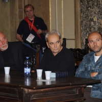 Foto Nicoloro G. 08/10/2011 Bologna Undicesima edizione della manifestazione ” Ad alta voce. Voci che leggono citta’ che ascoltano ” che quest’ anno si unisce alle celebrazioni per i 150 anni dell’ Unita’ d’Italia e quindi raccontera’ il nostro Paese con i suoi sentimenti e ricordi e speranze per il futuro. Dopo Venezia la manifestazione approda a Bologna aprendo al pubblico, con le sue lettura, luoghi prestigiosi o inusuali alla letteratura. nella foto Paolo Rumiz – Stefano Tassinari – Mauro Covacich
