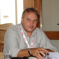 Foto Nicoloro G. 30/09/2011 Ferrara Giornata inaugurale della quinta edizione di ” Internazionale “, il festival di giornalismo organizzato dal settimanale ” Internazionale “. Un fine settimana di incontri, dibattiti, documentari, con ospiti da tutto il mondo. nella foto Francesco Zizola