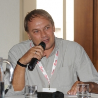 Foto Nicoloro G. 30/09/2011 Ferrara Giornata inaugurale della quinta edizione di ” Internazionale “, il festival di giornalismo organizzato dal settimanale ” Internazionale “. Un fine settimana di incontri, dibattiti, documentari, con ospiti da tutto il mondo. nella foto Francesco Zizola