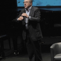 Foto Nicoloro G. 02/07/2012 Milano Serata di prologo alla tredicesima edizione de ” La Milanesiana ” che quest’ anno ha per titolo ” L’ imperfezione “. La manifestazione di letteratura, musica, cinema, scienza, arte, filosofia e teatro e’ ideata e diretta da Elisabetta Sgarbi. nella foto Carlo Verdone