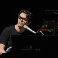 Foto Nicoloro G. 02/07/2012 Milano Serata di prologo alla tredicesima edizione de ” La Milanesiana ” che quest’ anno ha per titolo ” L’ imperfezione “. La manifestazione di letteratura, musica, cinema, scienza, arte, filosofia e teatro e’ ideata e diretta da Elisabetta Sgarbi. nella foto Samuele Bersani