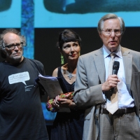 Foto Nicoloro G. 03/07/2012 Milano Continua la tredicesima edizione de ” La Milanesiana ” che quest’ anno ha per titolo ” L’ imperfezione “. La manifestazione di letteratura, musica, cinema, scienza, arte, filosofia e teatro e’ ideata e diretta da Elisabetta Sgarbi. nella foto Enrico Ghezzi – Elisabetta Sgarbi – William Friedkin