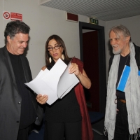 Foto Nicoloro G. 04/07/2012 Milano Continua la tredicesima edizione de ” La Milanesiana ” che quest’ anno svolge come tema ” L’ imperfezione “. La manifestazione di letteratura, musica, cinema, scienza, arte, filosofia e teatro e’ ideata e diretta da Elisabetta Sgarbi. nella foto Amos Gitai – Anna Bonaiuto – Moni Ovadia
