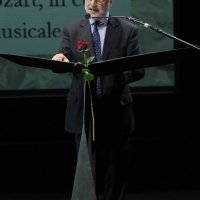 Foto Nicoloro G. 04/07/2012 Milano Continua la tredicesima edizione de ” La Milanesiana ” che quest’ anno svolge come tema ” L’ imperfezione “. La manifestazione di letteratura, musica, cinema, scienza, arte, filosofia e teatro e’ ideata e diretta da Elisabetta Sgarbi. nella foto Andre Aciman