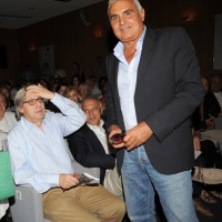 Foto Nicoloro G. 08/07/2012 Milano Continua lo svolgimento de ” La Milanesiana ” ideata e diretta da Elisabetta Sgarbi. La manifestazione, sempre sul tema dell’ imperfezione, si apre a un viaggio in Italia e tocca la Calabria attraverso le testimonianze di alcuni suoi figli illustri e di personaggi che la conoscono bene. nella foto Vittorio Sgarbi – Francesco Paolo Bartone