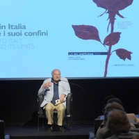 Foto Nicoloro G. 10/07/2012 Milano Continua lo svolgimento de ” La Milanesiana ” che, sempre sul tema dell’ imperfezione, si apre a un viaggio in Italia e tocca stamattina la citta’ di Napoli attraverso gli interventi di alcuni suoi figli illustri e personaggi che la conoscono. La manifestazione e’ ideata e diretta da Elisabetta Sgarbi. nella foto Raffaele La Capria