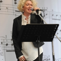 Foto Nicoloro G. 01-02-03/06/2012 Cremona Edizione 2012, la terza, del Festival ” Le Corde dell’ Anima “, una tre giorni caratterizzata da un intreccio di letteratura e musica tra incontri, concerti, laboratori, letture e spettacoli. Protagonisti sono scrittori, musicisti, giornalisti e poeti. nella foto Rossana Casale