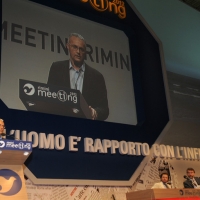 Foto Nicoloro G. 22/08/2012 Rimini Quarta giornata della trentatreesima edizione del Meeting di Rimini, organizzato da Comunione e Liberazione, dal titolo ” La natura dell’ uomo e’ rapporto con l’ infinito “. Tra i tanti dibattiti anche quello su ” Lombardia: discussione su presente e futuro ” al quale ha partecipato il governatore della Regione. nella foto Mario Mauro e il tavolo degli oratori
