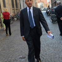 Foto Nicoloro G. 05/09/2013 Ravenna Seconda serata della terza edizione di " Dante 2021 ", un percorso di eventi, nato dalla collaborazione della Fondazione Cassa di Risparmio di Ravenna e dall' Accademia della Crusca, che va verso la celebrazione del VII centenario della morte del Sommo Poeta, che cade appunto nel 2021. Il titolo di questa edizione è " Di quella umile Italia ". nella foto  Antonio Patuelli