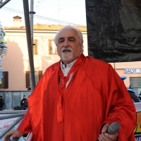 Foto Nicoloro G. 10/02/2013 Cento ( Ferrara ) E' partita l' edizione 2013 del " Cento Carnevale d' Europa " che si svolgerà nei giorni 10 - 17 - 24 febbraio e 3 marzo nonostante il sisma che ha colpito duramente la cittadina di Cento. Il Carnevale di Cento è l' unico ad essere gemellato con lo storico Carnevale di Rio de Janeiro. nella foto Ivano Manservisi 