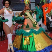 Foto Nicoloro G. 10/02/2013 Cento ( Ferrara ) E' partita l' edizione 2013 del " Cento Carnevale d' Europa " che si svolgerà nei giorni 10 - 17 - 24 febbraio e 3 marzo nonostante il sisma che ha colpito duramente la cittadina di Cento. Il Carnevale di Cento è l' unico ad essere gemellato con lo storico Carnevale di Rio de Janeiro. nella foto Ballerine brasiliane 