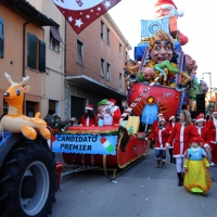 Foto Nicoloro G. 10/02/2013 Cento ( Ferrara ) E' partita l' edizione 2013 del " Cento Carnevale d' Europa " che si svolgerà nei giorni 10 - 17 - 24 febbraio e 3 marzo nonostante il sisma che ha colpito duramente la cittadina di Cento. Il Carnevale di Cento è l' unico ad essere gemellato con lo storico Carnevale di Rio de Janeiro. nella foto Un carro  