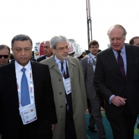 Foto Nicoloro G. 20/03/2013 Ravenna Edizione 2013 di OMC, Offshore Mediterranean Conference, forum internazionale, con cadenza biennale, dedicato a dirigenti, esperti, relatori delle più importanti società petrolifere e ai rappresentanti di ministeri e governi di ogni parte del mondo. Si confrontano e analizzano le differenti tematiche relative all’ esplorazione, produzione, trasporto e commercializzazione del greggio e del gas naturale. nella foto Ossama Kamal – Claudio De Vincenti – Paolo Scaroni 