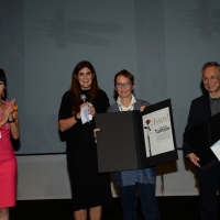 Foto Nicoloro G.  25/06/2014  Milano   Terza giornata della quindicesima edizione de \" La Milanesiana che quest\' anno ha per tema la \" Fortuna \". nella foto i due scrittori Susanna Tamaro e Gao Hingjian che ricevono dalla Mont Blanc il premio \" Protagonisti del cambiamento \".