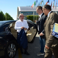Foto Nicoloro G.   29/08/2014  Rimini      Sesta giornata della XXXV edizione del Meeting per l' amicizia fra i popoli. nella foto il governatore della Lombardia Roberto Maroni al suo arrivo in Fiera.