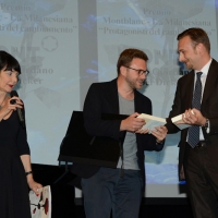 Foto Nicoloro G.  24/06/2015  Milano    Terza serata della sedicesima edizione de \" La Milanesiana \" che ha per titolo \" Manie e ossessioni \". nella foto da sinistra lo scrittore Paolo Giordano riceve il premio dal direttore marketing Montblanc Marco Ravasi.