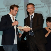 Foto Nicoloro G.  24/06/2015  Milano    Terza serata della sedicesima edizione de \" La Milanesiana \" che ha per titolo \" Manie e ossessioni \". nella foto da sinistra lo scrittore svizzero Joel Dicker riceve il premio dal direttore marketing Montblanc Marco Ravasi.