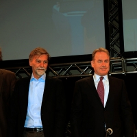 Foto Nicoloro G.   24/08/2015    Rimini    Quinta giornata dell' edizione 2015 del Meeting di C.L. dal titolo ' Di che è mancanza questa mancanza, cuore, che a un tratto ne sei pieno ? '. nella foto il ministro Graziano Delrio, a sinistra, e James Hogan presidente Etihad e vicepresidente Alitalia, che hanno partecipato al dibattito 'Scommettere e investire in Italia'.