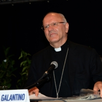 Foto Nicoloro G.   21/08/2015    Rimini  Seconda giornata dell' edizione 2015 del Meeting di C.L. dal titolo ' Di che è mancanza questa mancanza, cuore, che a un tratto ne sei pieno ? '. nella foto monsignore Nunzio Galantino, segretario generale CEI, che ha partecipato all' incontro sul tema ' Persona e senso del limite '.