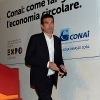 Foto Nicoloro G.   21/08/2015    Rimini  Seconda giornata dell' edizione 2015 del Meeting di C.L. dal titolo ' Di che è mancanza questa mancanza, cuore, che a un tratto ne sei pieno ? '. nella foto il ministro Maurizio Martina che ha preso parte ad un incontro sul tema ' Risorse, alimentazione e sviluppo sostenibile '.