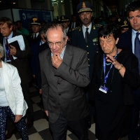 Foto Nicoloro G.   26/08/2015    Rimini    Settima ed ultima giornata dell' edizione 2015 del Meeting di C.L. dal titolo ' Di che è mancanza questa mancanza, cuore, che a un tratto ne sei pieno ? '. nella foto il ministro Pier Carlo Padoan accolto da Emilia Guarnieri, presidente Fondazione Meeting.