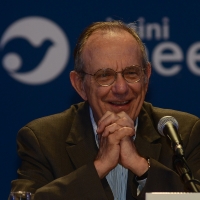 Foto Nicoloro G.   26/08/2015    Rimini    Settima ed ultima giornata dell' edizione 2015 del Meeting di C.L. dal titolo ' Di che è mancanza questa mancanza, cuore, che a un tratto ne sei pieno ? '. nella foto il ministro Pier Carlo Padoan che ha partecipato al dibattito sul tema ' Italia: una ripresa possibile !'.