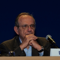 Foto Nicoloro G.   26/08/2015    Rimini    Settima ed ultima giornata dell' edizione 2015 del Meeting di C.L. dal titolo ' Di che è mancanza questa mancanza, cuore, che a un tratto ne sei pieno ? '. nella foto il ministro Pier Carlo Padoan che ha partecipato al dibattito sul tema ' Italia: una ripresa possibile !'.