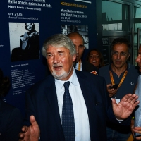 Foto Nicoloro G.   26/08/2015    Rimini    Settima ed ultima giornata dell' edizione 2015 del Meeting di C.L. dal titolo ' Di che è mancanza questa mancanza, cuore, che a un tratto ne sei pieno ? '. nella foto il ministro Giuliano Poletti all' arrivo al Meeting.