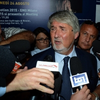 Foto Nicoloro G.   26/08/2015    Rimini    Settima ed ultima giornata dell' edizione 2015 del Meeting di C.L. dal titolo ' Di che è mancanza questa mancanza, cuore, che a un tratto ne sei pieno ? '. nella foto il ministro Giuliano Poletti all' arrivo al Meeting.