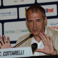Foto Nicoloro G.   22/08/2015    Rimini  Terza giornata dell' edizione 2015 del Meeting di C.L. dal titolo ' Di che è mancanza questa mancanza, cuore, che a un tratto ne sei pieno ? '. nella foto Carlo Cottarelli, direttore esecutivo del Fondo Monetario Internazionale.