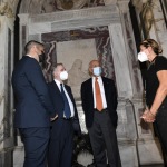 Foto Nicoloro G.   11/09/2021   Ravenna   Intervento del governatore della Banca d\' Italia al Festival Dante 2021. nell\' ambito delle Celebrazioni del 700° anniversario della morte del Sommo Poeta. nella foto al centro il governatore della Banca d\' Italia Ignazio Visco, tra il sindaco Michele de Pascale e il presidente ABI Antonio Patuelli, visita la tomba di Dante.