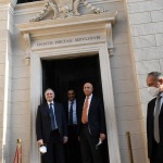 Foto Nicoloro G.   11/09/2021   Ravenna   Intervento del governatore della Banca d\' Italia al Festival Dante 2021. nell\' ambito delle Celebrazioni del 700° anniversario della morte del Sommo Poeta. nella foto da sinistra il governatore della Banca d\' Italia Ignazio Visco, il sindaco Michele de Pascale e il presidente ABI Antonio Patuelli, davanti la tomba di Dante.