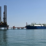 08/04/2025   Ravenna   Giornata di apertura dell\' edizione 2025 dell\' OMC - Offshore Mediterranean Conference. nella foto la nave rigassificatrice BW Singapore ormeggiata a 8,5 chilometri al largo di Ravenna.