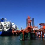08/04/2025   Ravenna   Giornata di apertura dell\' edizione 2025 dell\' OMC - Offshore Mediterranean Conference. nella foto la nave rigassificatrice BW Singapore ormeggiata a 8,5 chilometri al largo di Ravenna.