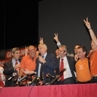 Foto Nicoloro G. 30/05/2011 Milano I risultati del ballottaggio per l' elezione del sindaco a Milano hanno dato per vincitore l' avvocato Giuliano Pisapia. Il neo sindaco ha incontrato i suoi sostenitori nel teatro dell' Elfo che e' stata sede del suo comitato elettorale. nella foto Giuliano Pisapia
