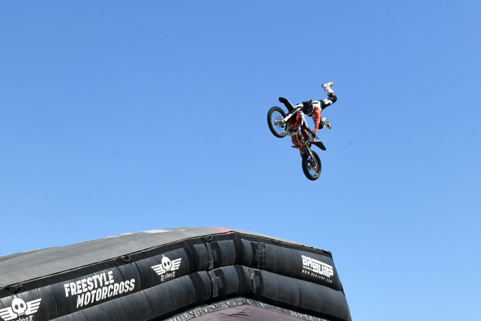 Foto Nicoloro G.  18/05/2024   Ravenna   Esibizione di Freestyle Motocross.   nella foto un momento dell' esibizione.