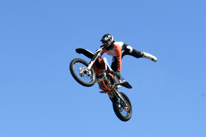 Foto Nicoloro G.  18/05/2024   Ravenna   Esibizione di Freestyle Motocross.   nella foto un momento dell' esibizione.