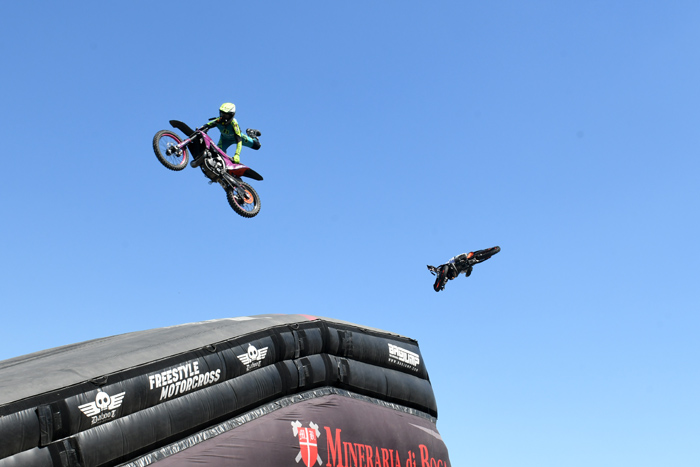 Foto Nicoloro G.  18/05/2024   Ravenna   Esibizione di Freestyle Motocross.   nella foto un momento dell' esibizione.