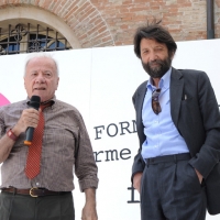Foto Nicoloro G. 20/05/2011 Faenza (RA) Apertura ufficiale della quarta edizione del ” Festival dell’ Arte Contemporanea ” che si svolge a Faenza dal 20 al 22 maggio e che ha per tema ” Forme della committenza “. nella foto Achille Bonito Oliva – Massimo Cacciari